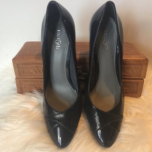 East 5th classic black moderate heel pump reptile embossed cross toe detail 7 - Picture 2 of 8